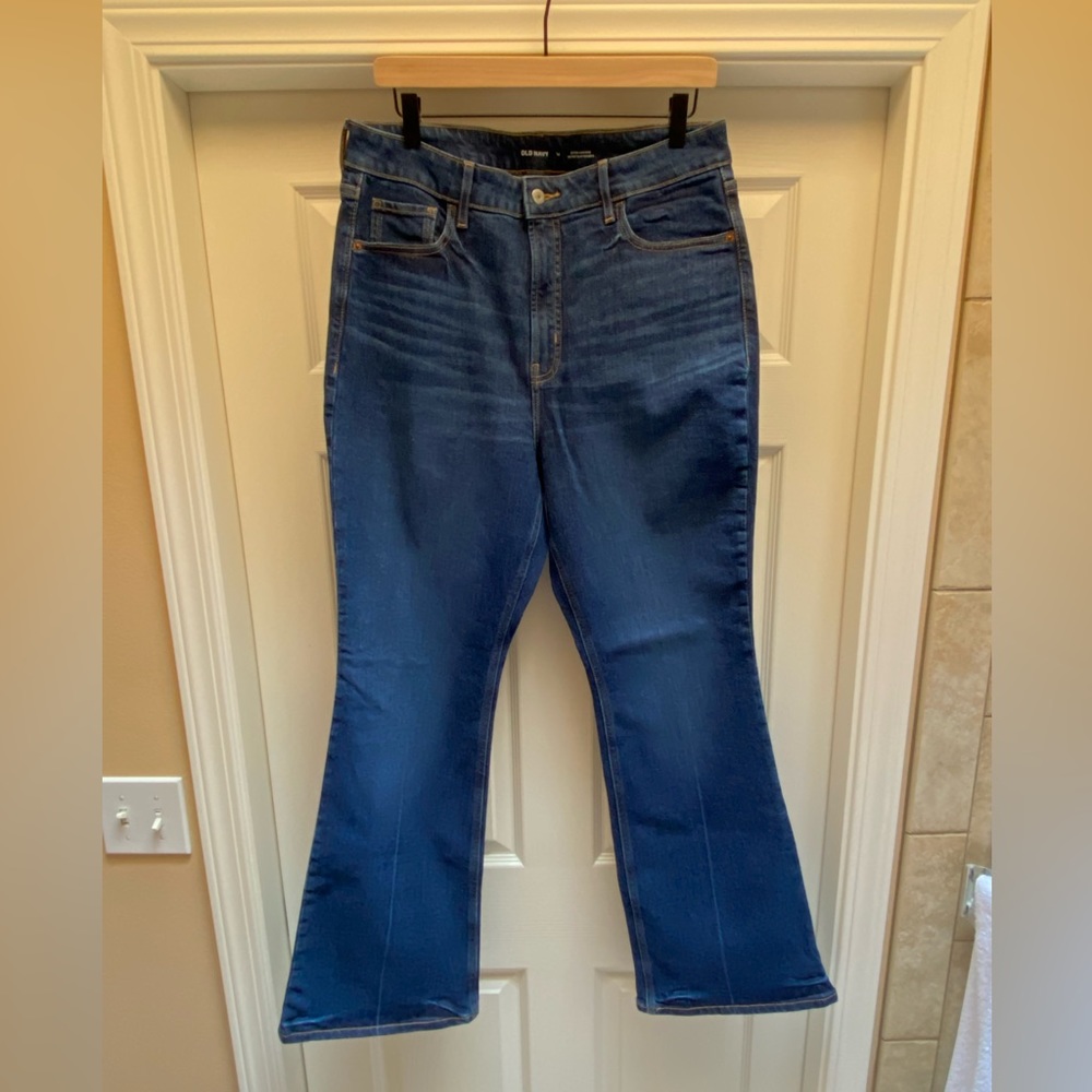 Old Navy Jeans Women’s Flare Extra High Rise Secret Slim Pockets 14 Reg LIKE NEW